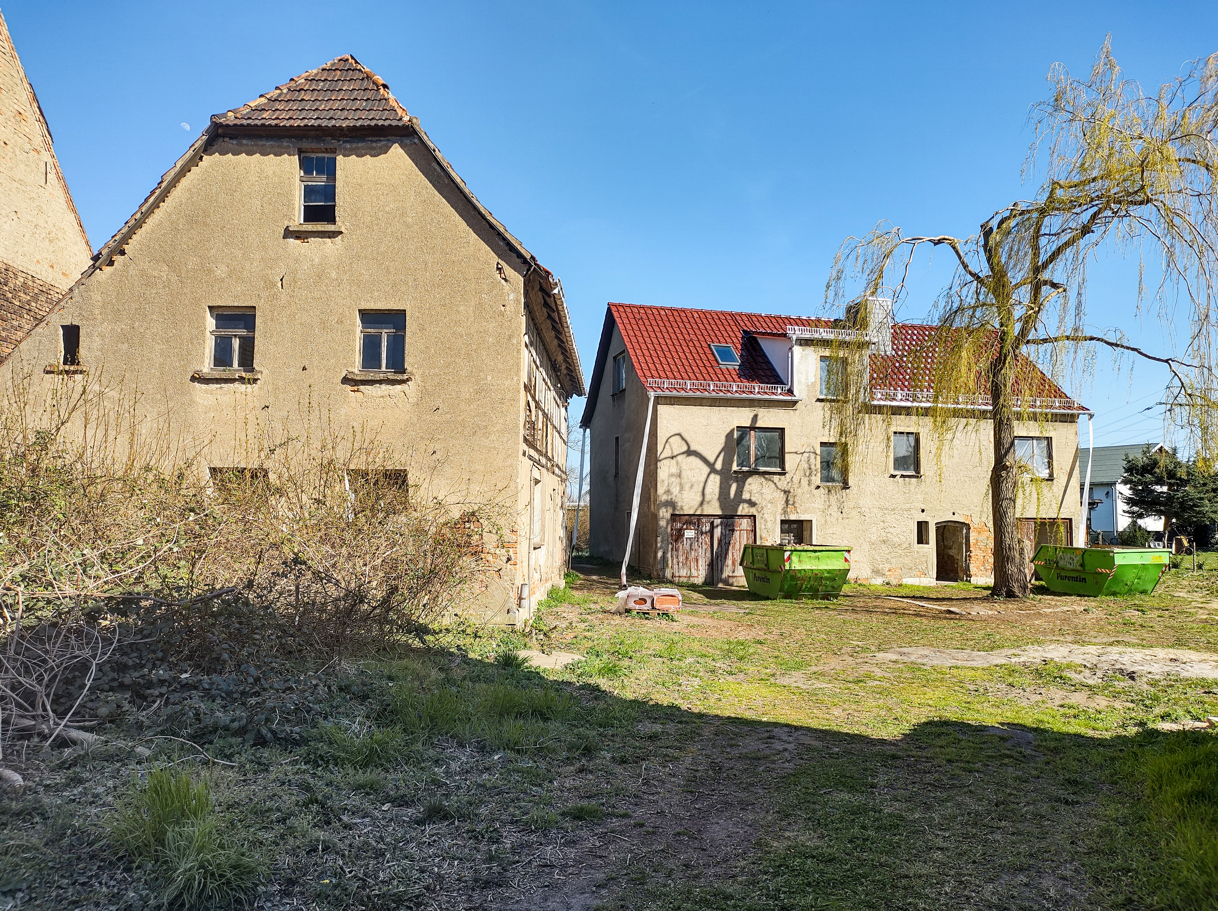 Giebelseite Fachwerkhaus und Hof