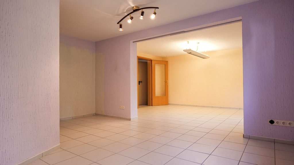 Keller 2 großes Zimmer 3