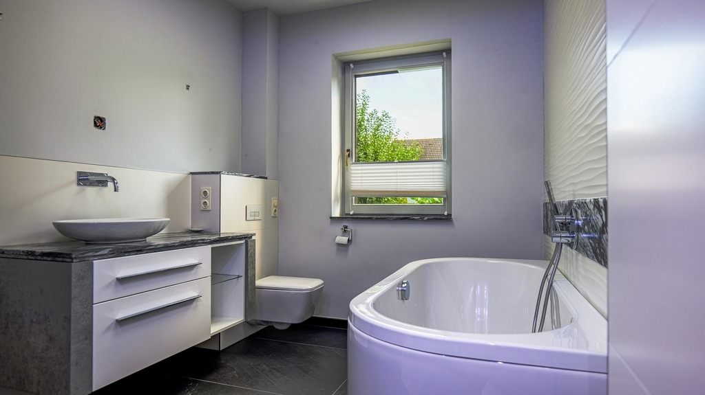EG Badezimmer Blick aus der Dusche