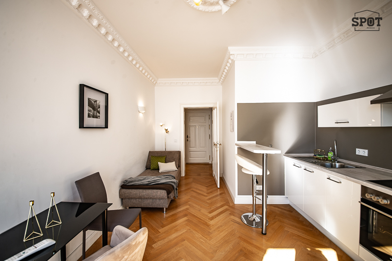Sonnige 2 Zimmer Wohnung mit Balkon in Neuhausen - Foto 4