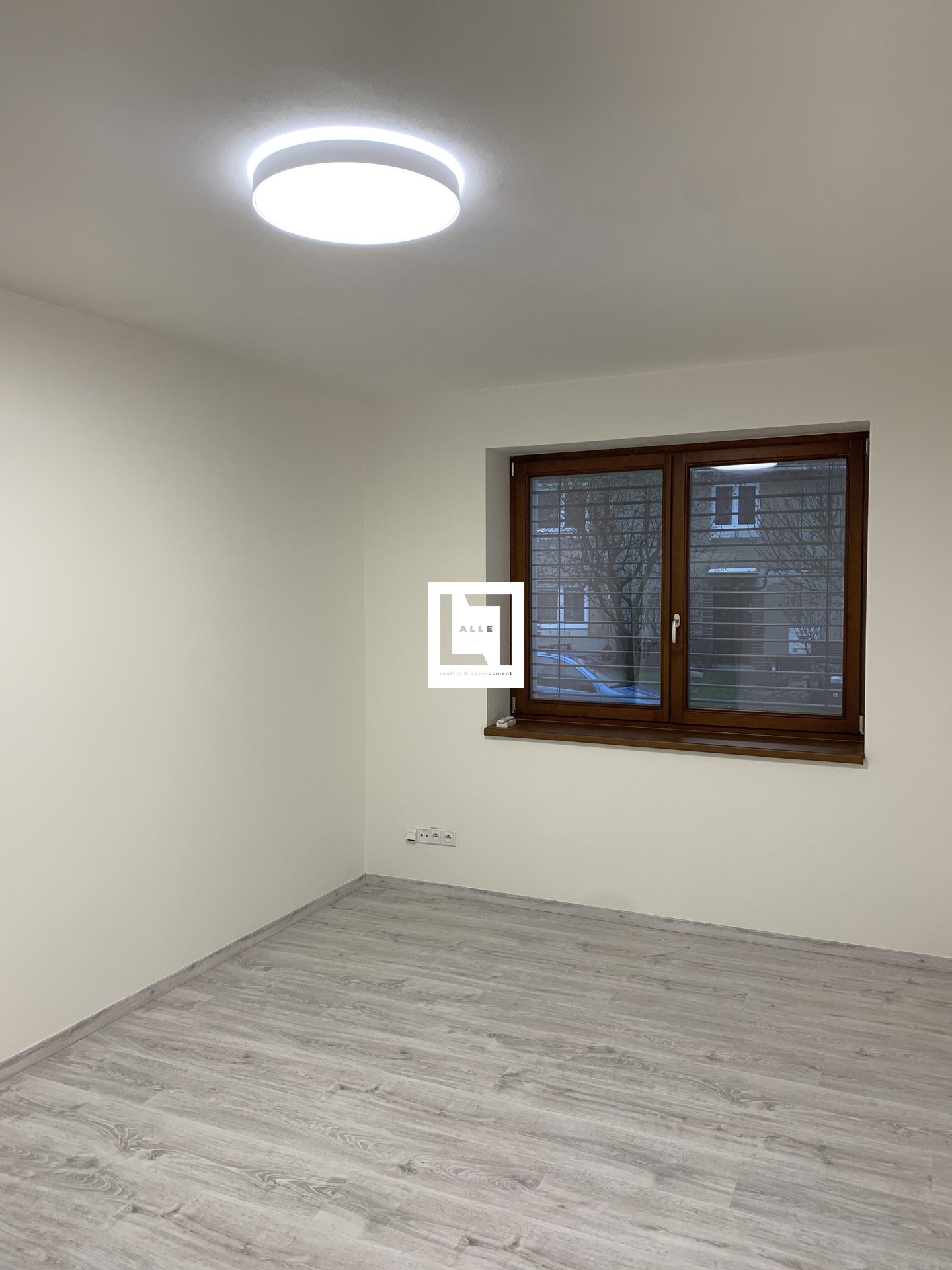 4D954EAD-A8C6-48F8-BC28-661B99632F5A