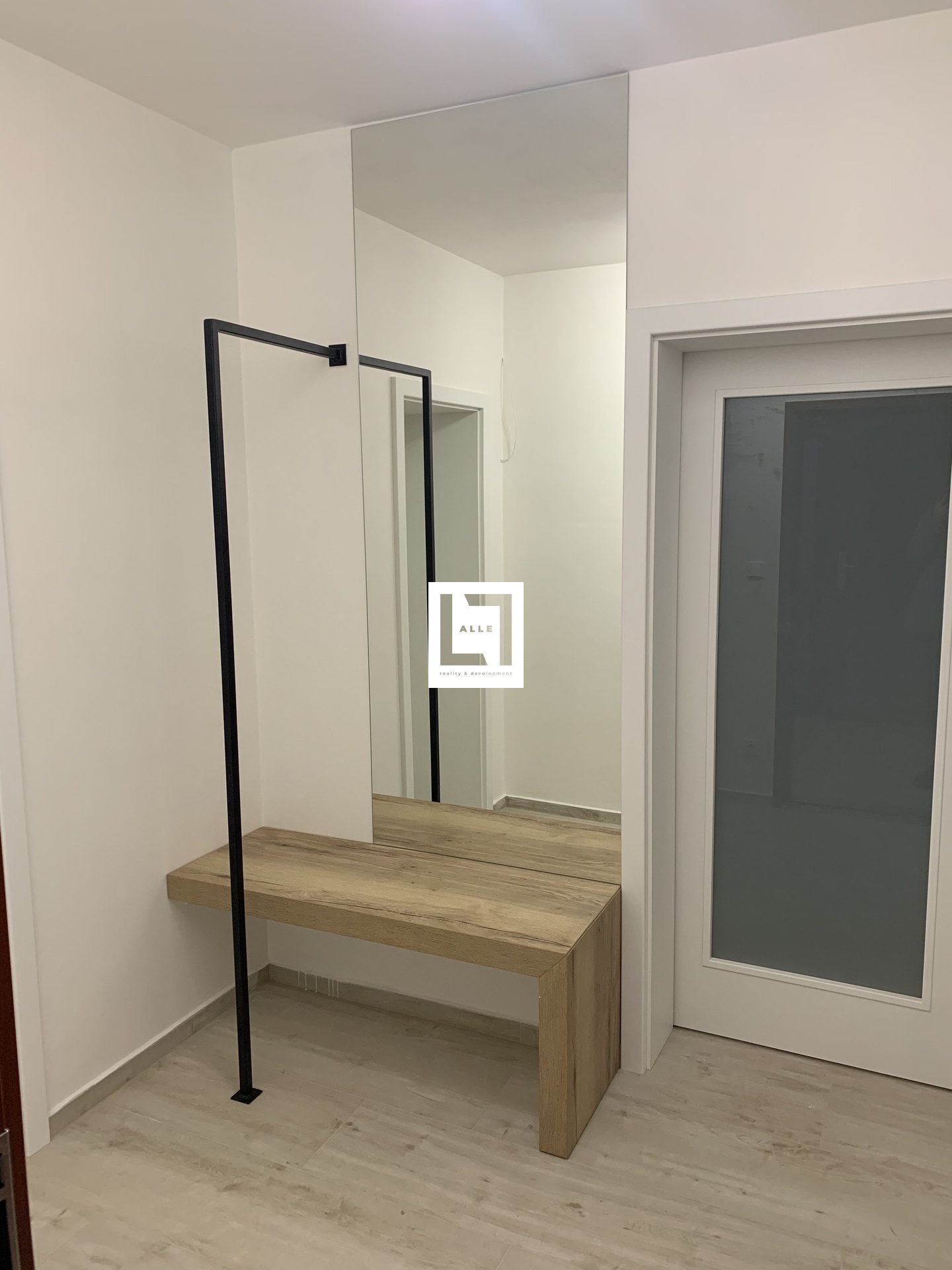 81B408BE-88D3-46C8-BDE1-69146465223D