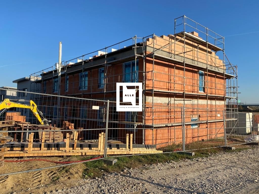 WhatsApp Image 2022-01-05 at 10.30.00