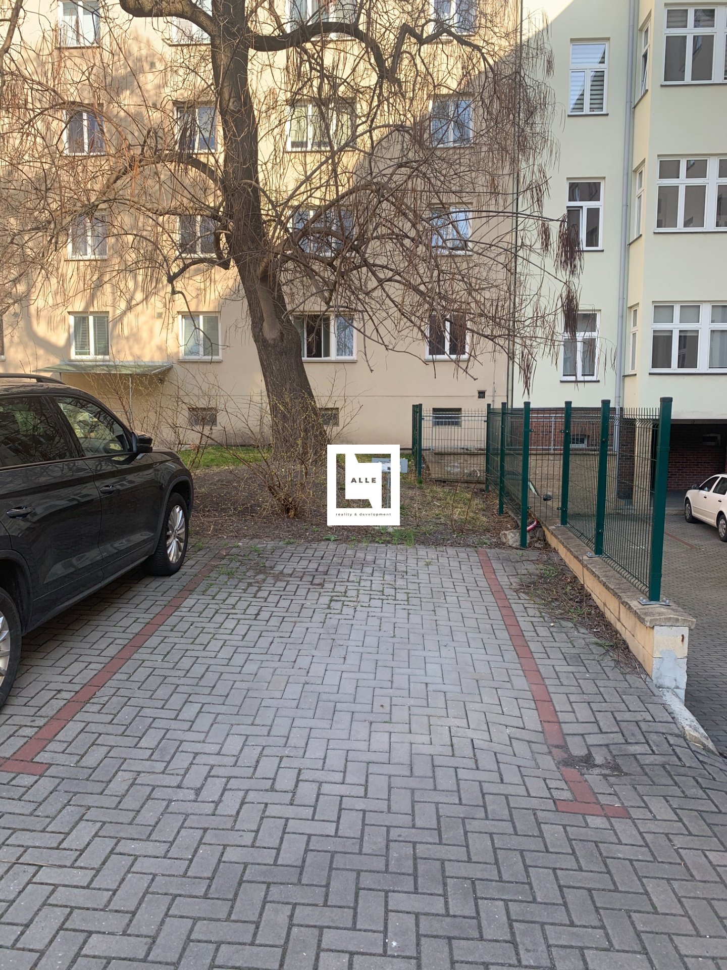 53A5A9BA-B8B5-4ABB-842C-0533E2691027