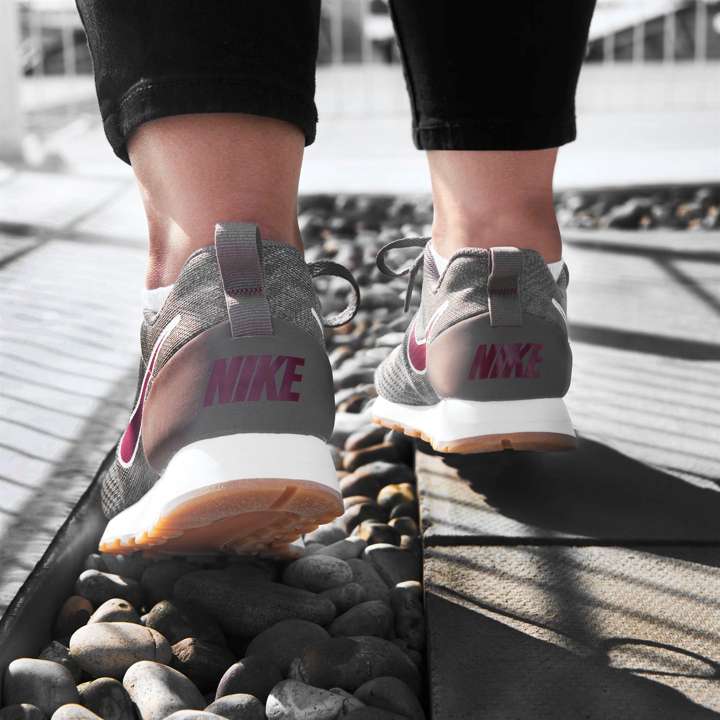 nike md runner 2 engineered mesh ladies trainers