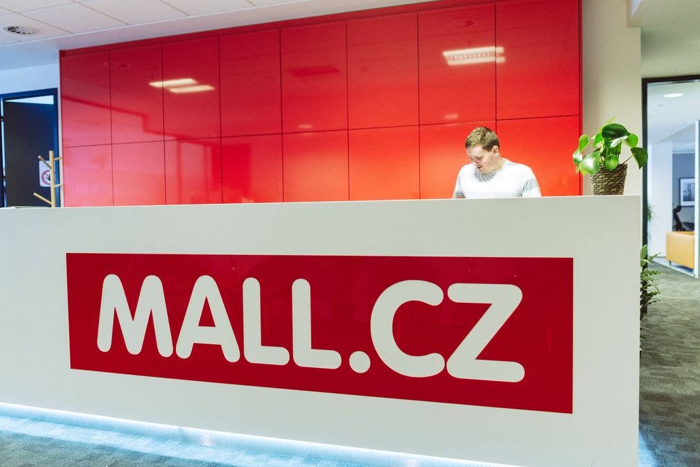 Mall Group - Business Intelligence Team