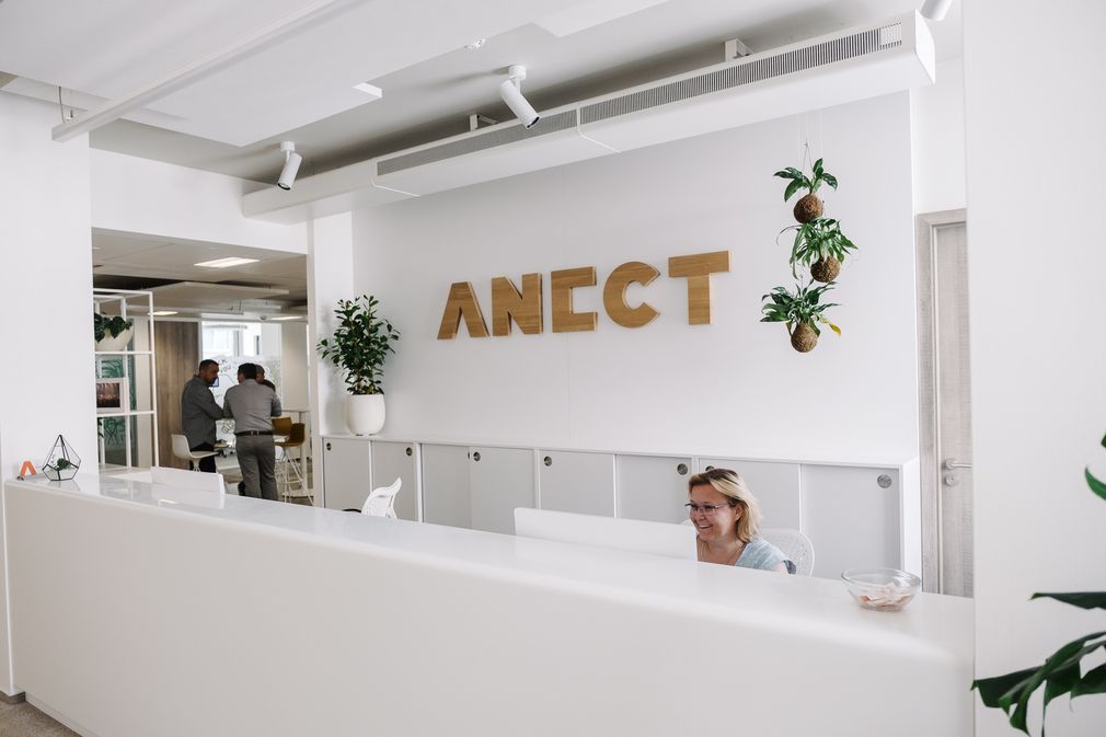 ANECT