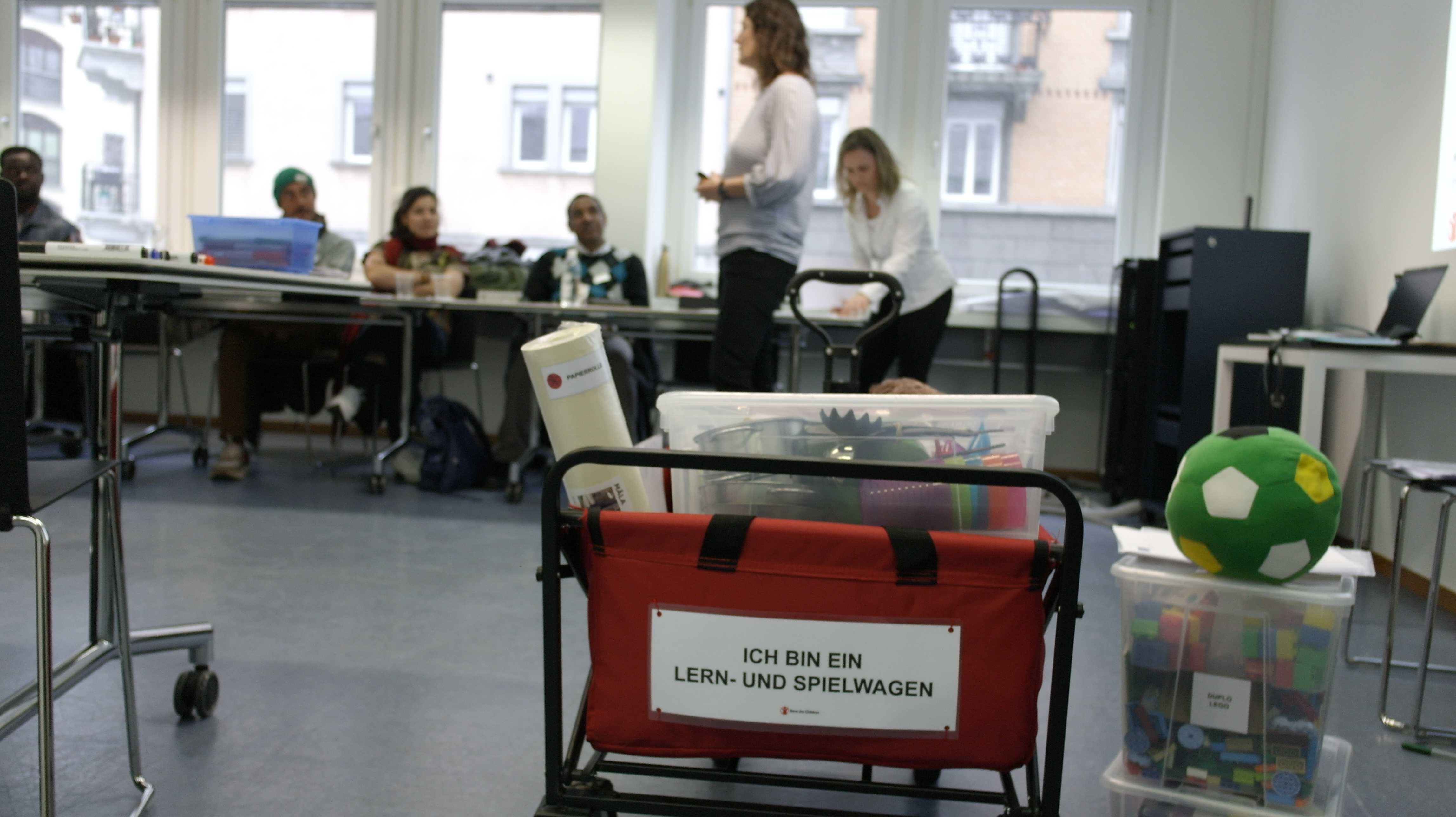 2022 1. Lern- und Spielwagen sowie Stress-Kits für Geflüchtete zusammenstellen 22.6.22