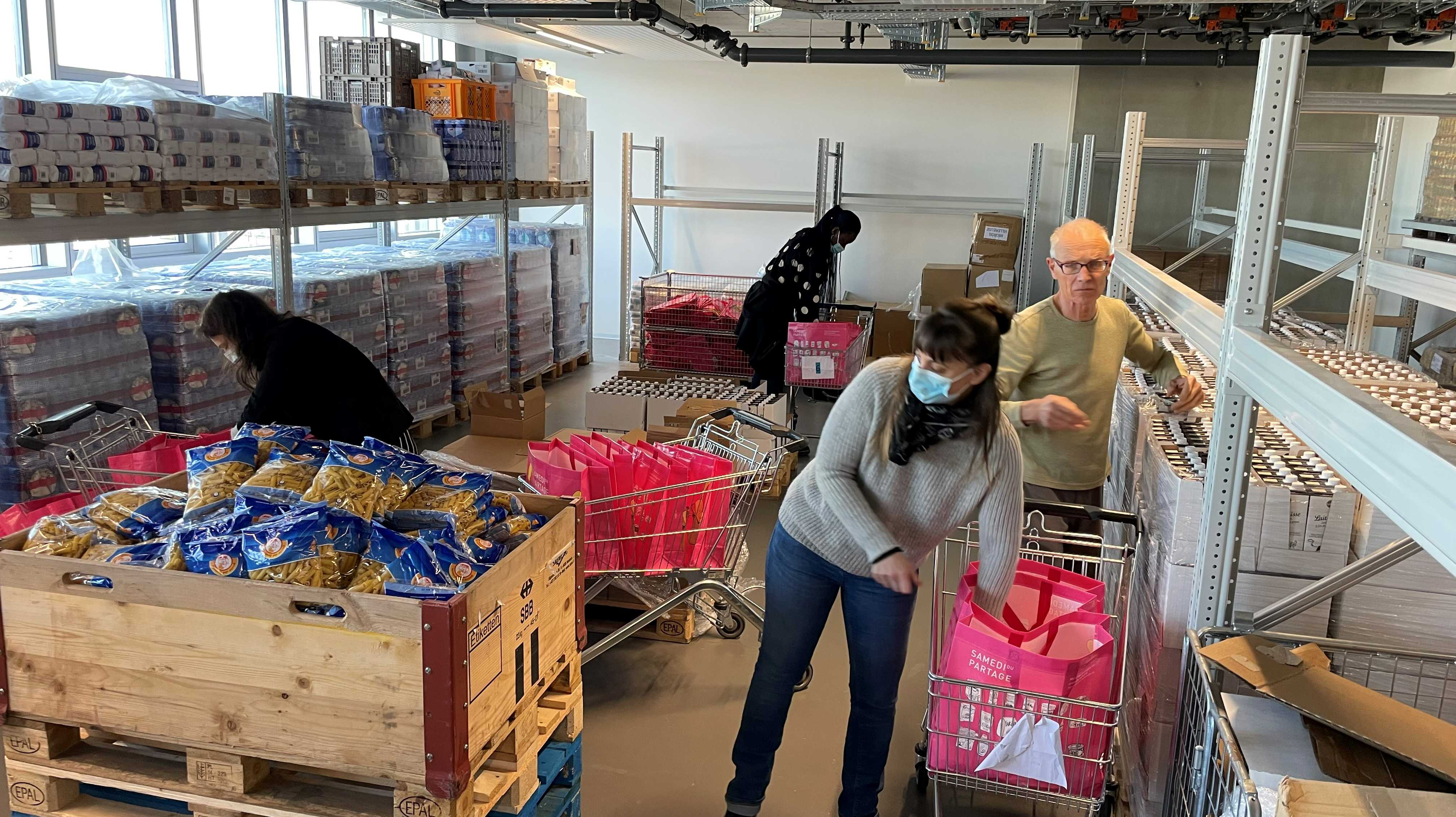 2022 1. Préparation des cabas d’aide alimentaire 22.6.22