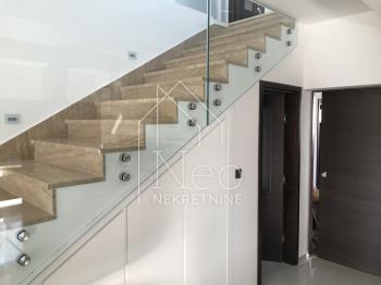 Kuća za prodaju u Šibensko kninska županija, Rogoznica fotografija 4