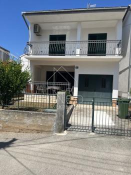 Kuća za prodaju u Šibensko kninska županija, Vodice, Ul. Grgurev Ante Kukure fotografija 2