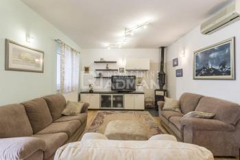 Casa en venta en Splitsko dalmatinska županija, Dugopolje foto 5