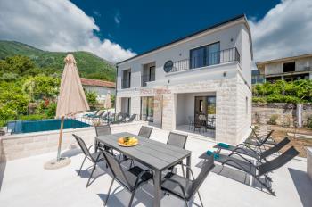 Haus zu verkaufen in Tivat Municipality, Tivat, Blaža Jovanovića foto 4