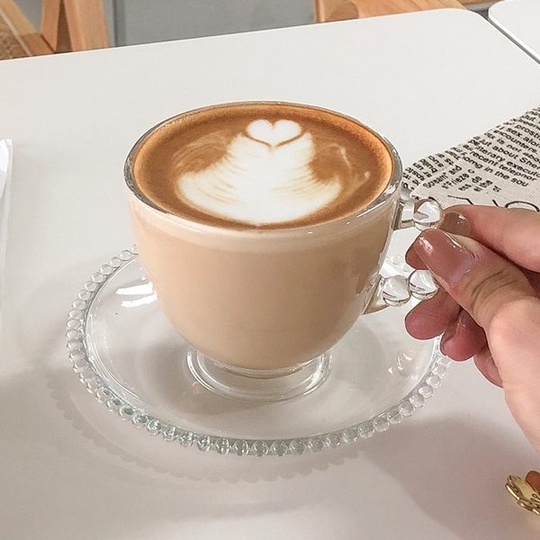 طقم شاي ونسكافيه زجاج بحواف لؤلؤية 6 قطع
