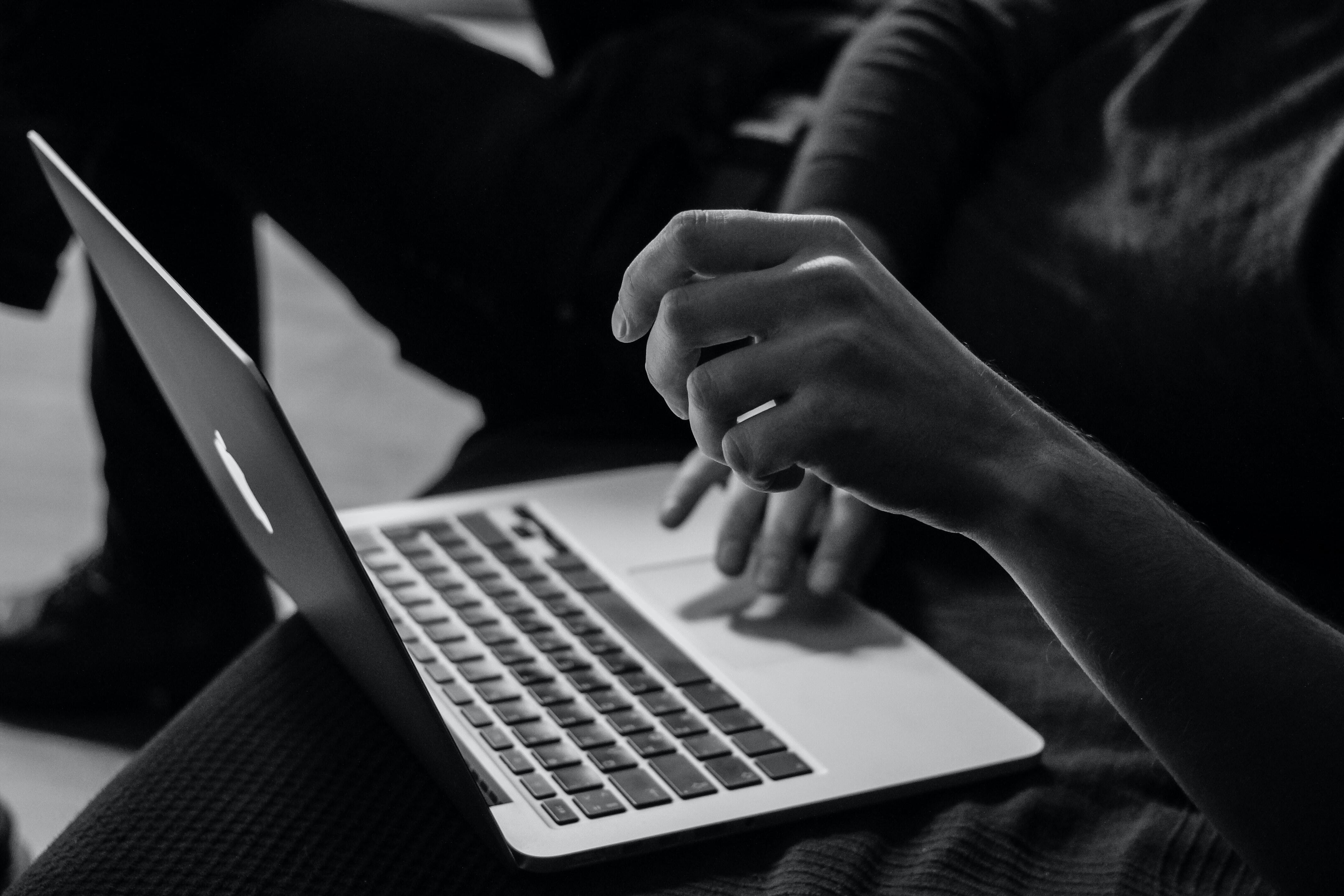 Sergey zolkin Ue Y8a TI6d0 unsplash