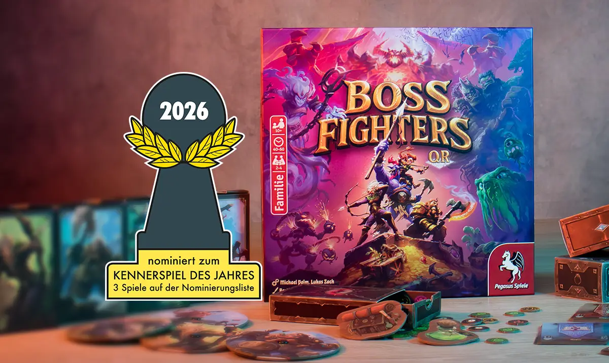 nominiert zu Kennerspiel des Jahres 2026 Logo; Boss Fighters QR Spieleschachtel und Material auf einem Tisch