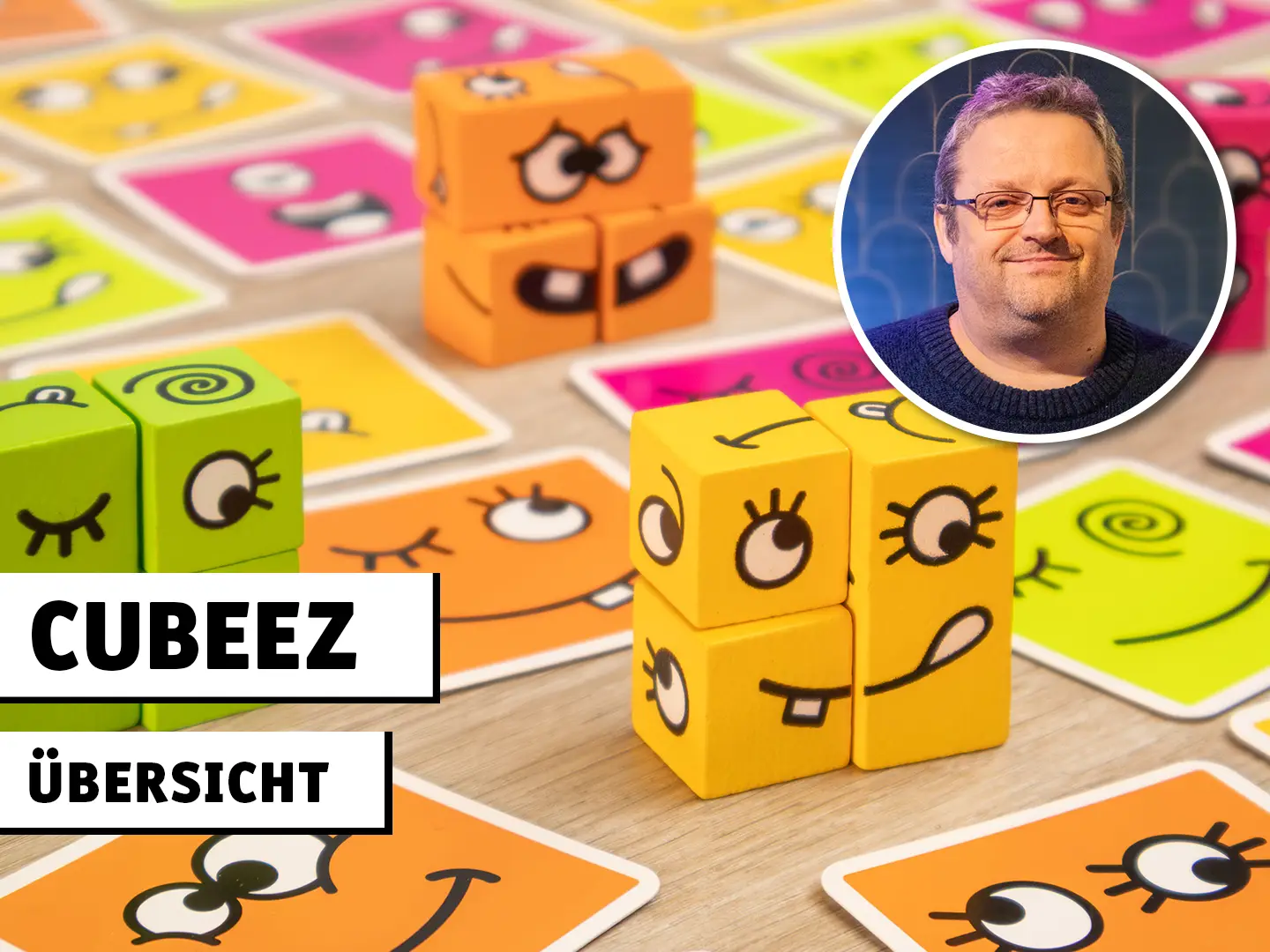 Cubeez Übersicht; Spielsteine des Brettspiels Cubeez und Spielkarten