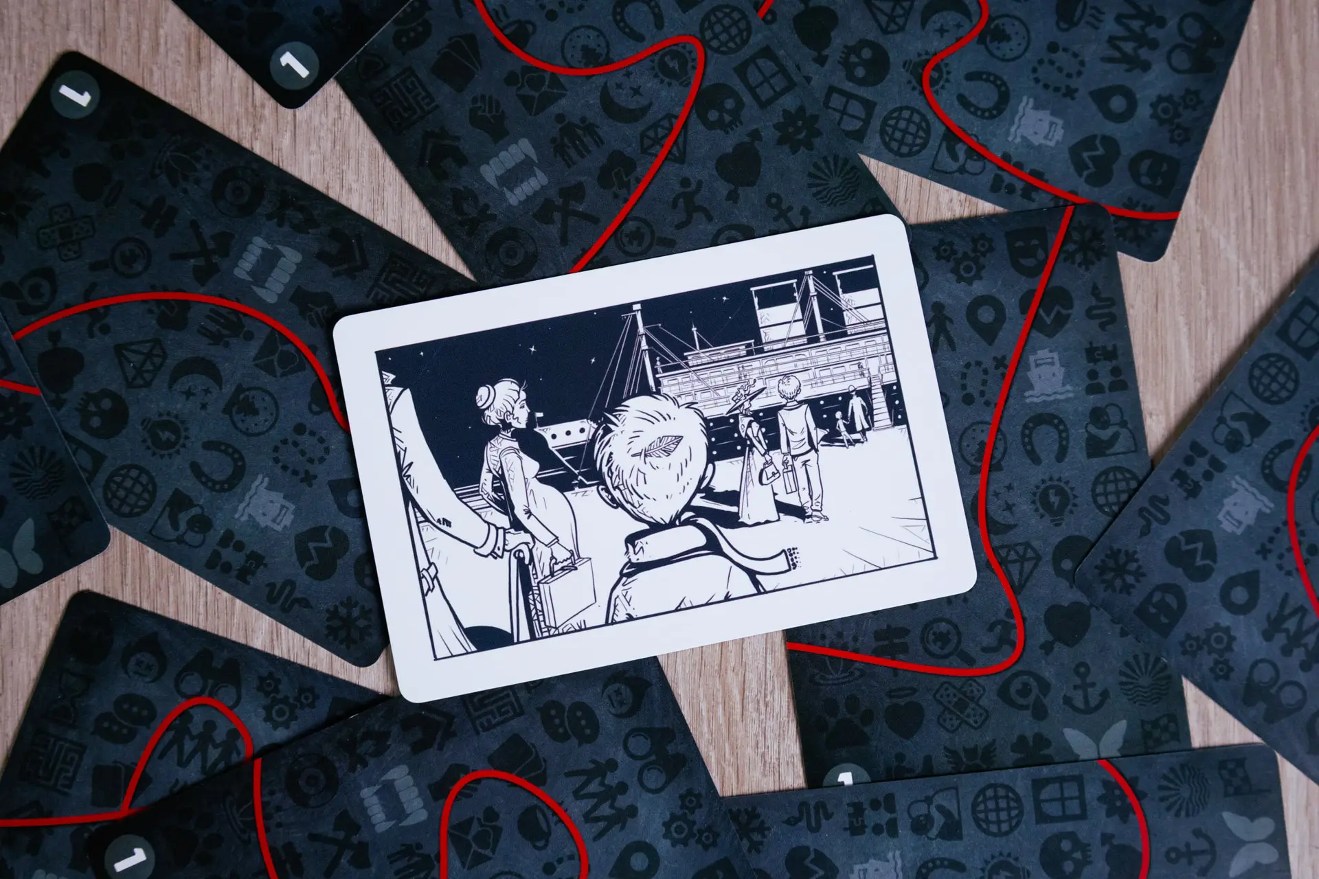 Karten des Brettspiels Der rote Faden