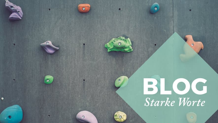 Starke Worte: Kletterwand
