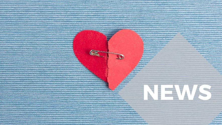 Papierherz mit Sicherheitsnadel