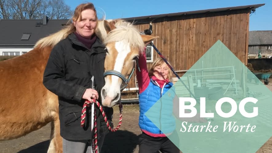  Sandra mit Pferd und Walking Stock