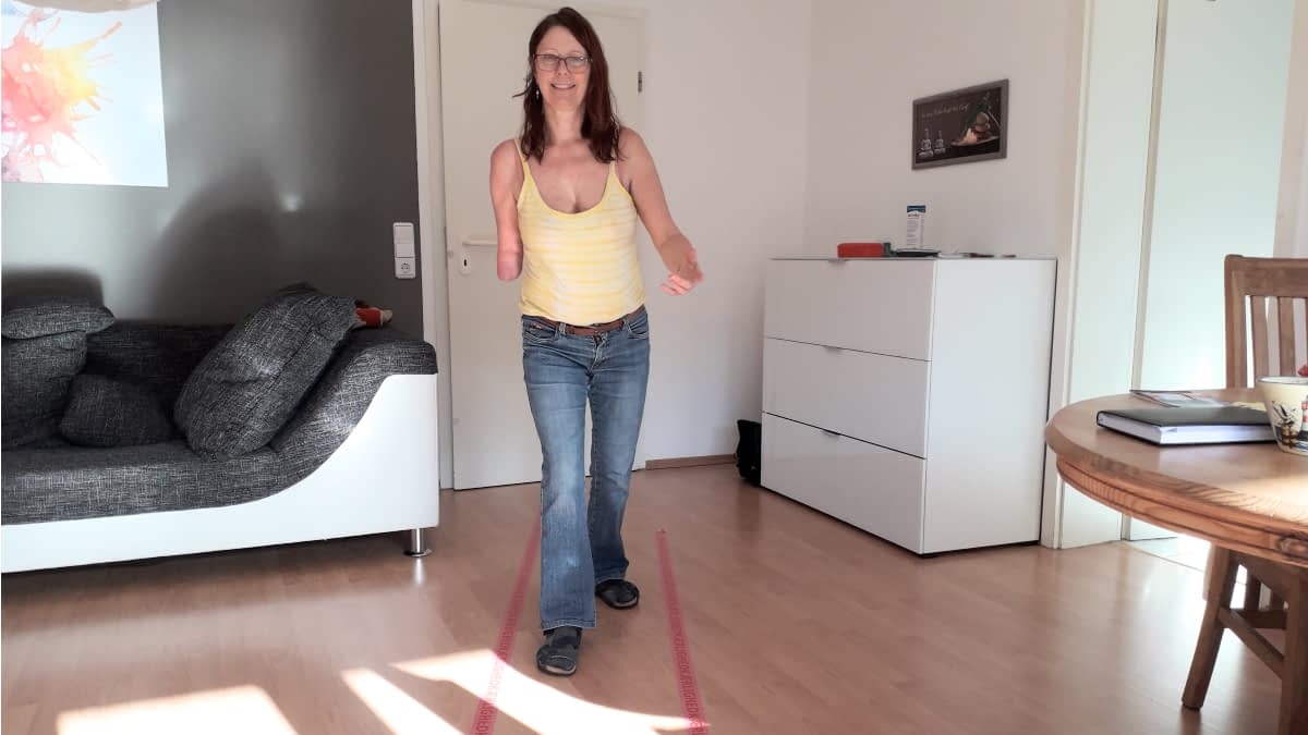 Heike macht ihre Gehübungen