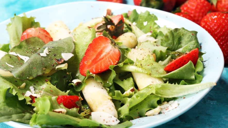 Spargel-Erdbeer-Salat