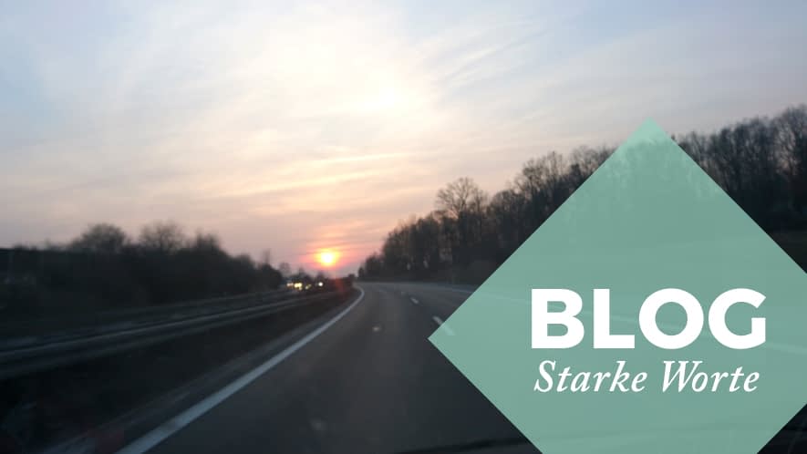 Straße, Sonne am Horizont