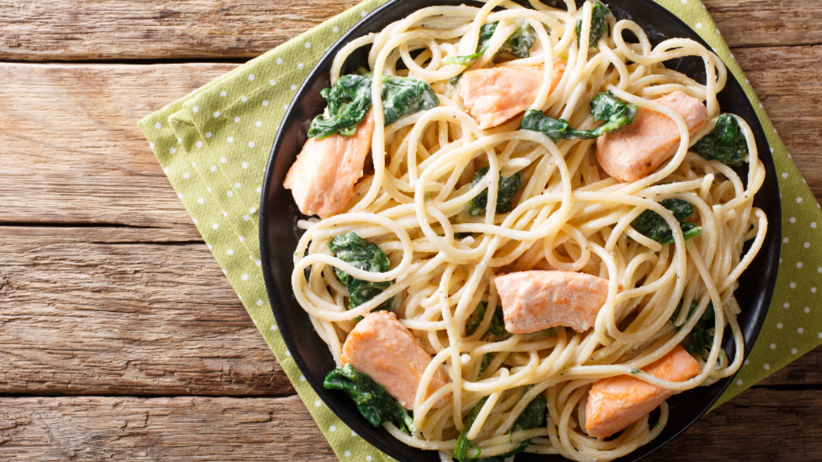 Pasta mit Spinat und Lachs