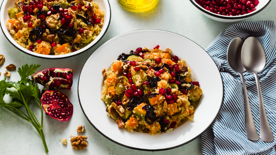 Herbstlicher Rosenkohl-Linsen-Salat mit Granatapfel-Dressing