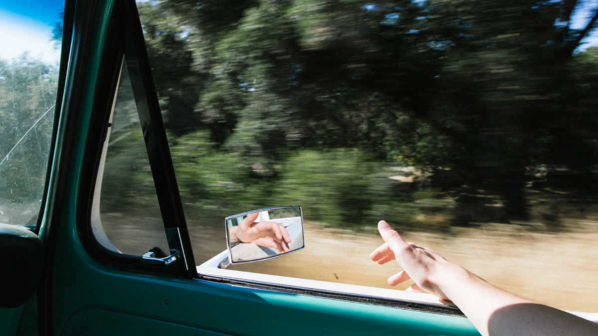 MS-Betroffener fährt im Auto