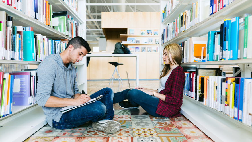 Studenten, die lernen