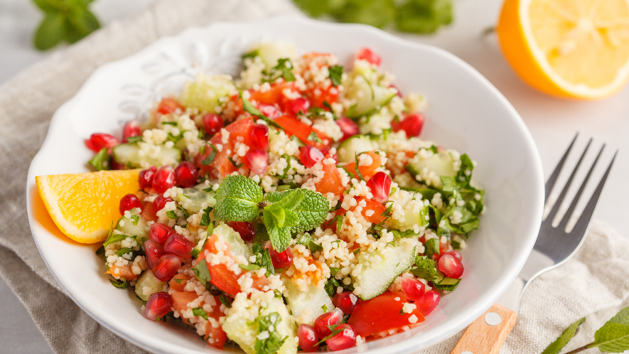 Orientalischer Couscous-Salat mit Minze