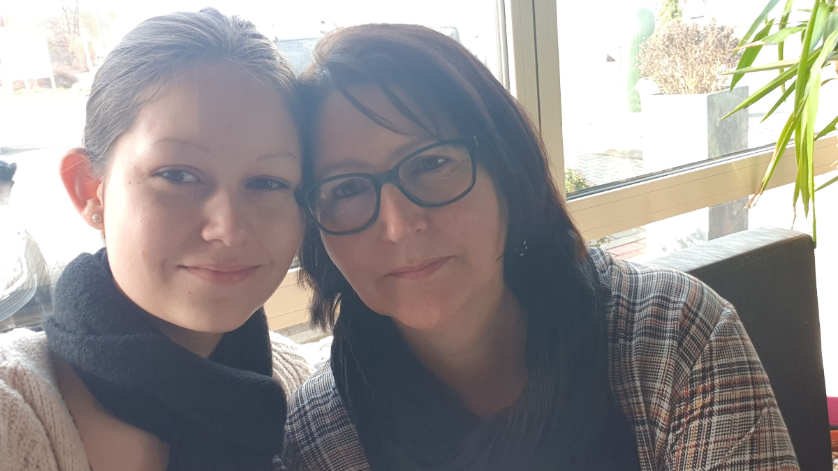 MS-Betroffene Steffi mit ihrer Tochter MS-Betroffene Steffi mit ihrer Tochter