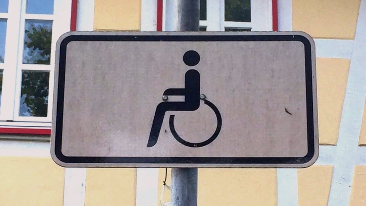 Behindertenparkplatz Behindertenparkplatz