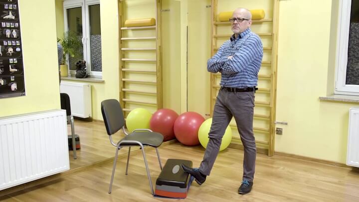 Ćwiczenie z krawężnikiem