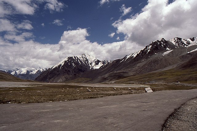 Silk Road. Landscape of the Silk Roads. Vaia.