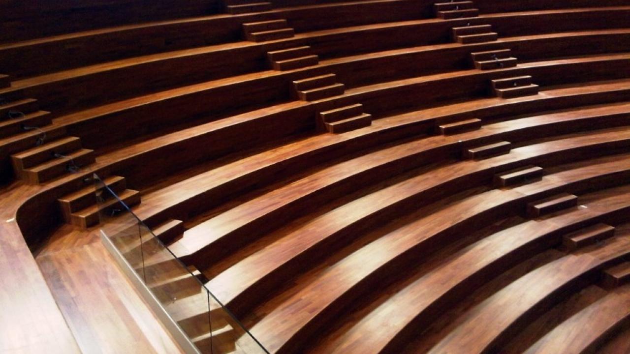 Aula Magna de la Facultat de Medicina i Odontologia, Universitat de València.