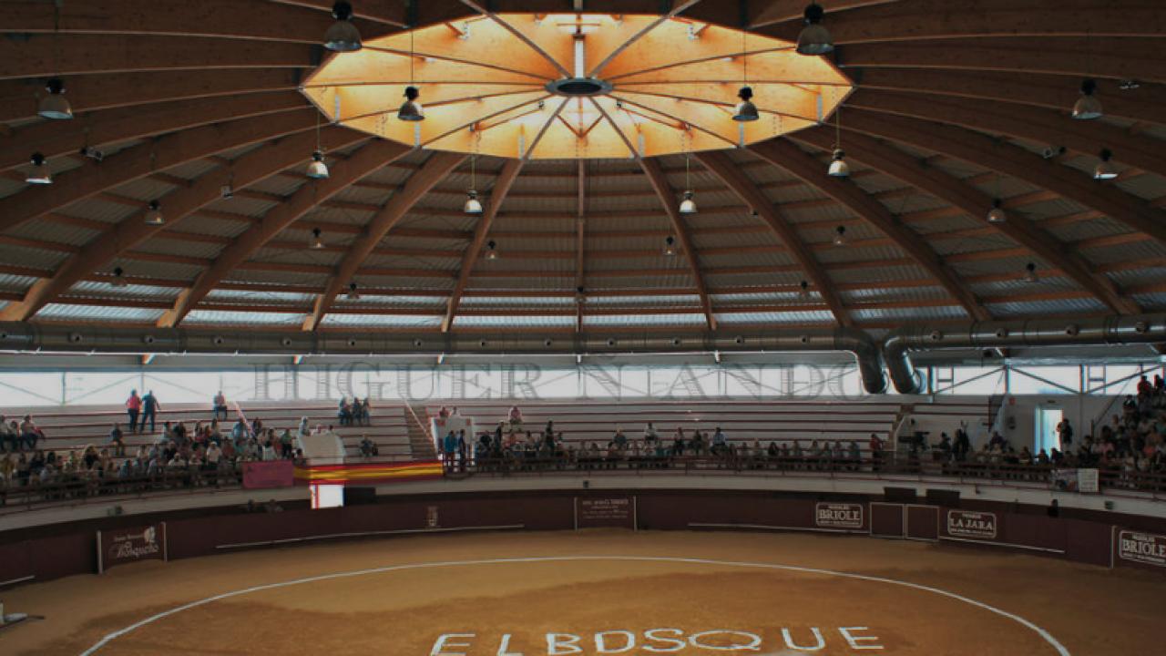 Plaza de Toros Cubierta de El Bosque