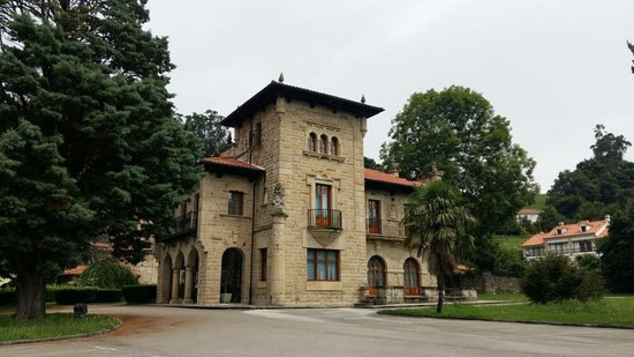 Jardines del Ayuntamiento de Puente Viesgo