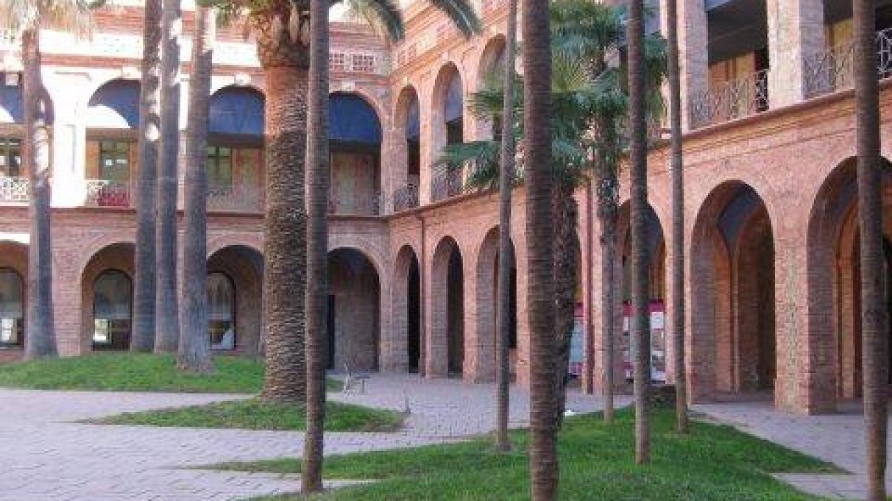 Pati de la Seu del Districte de Nou Barris