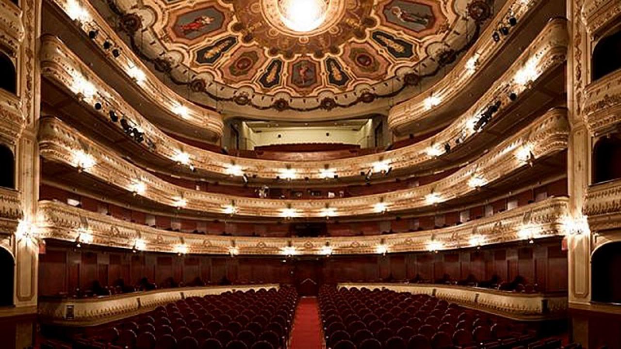 Teatro Rosalia de Castro