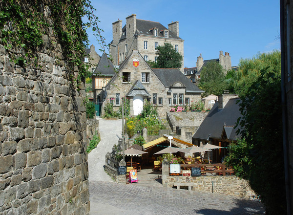 Dinan