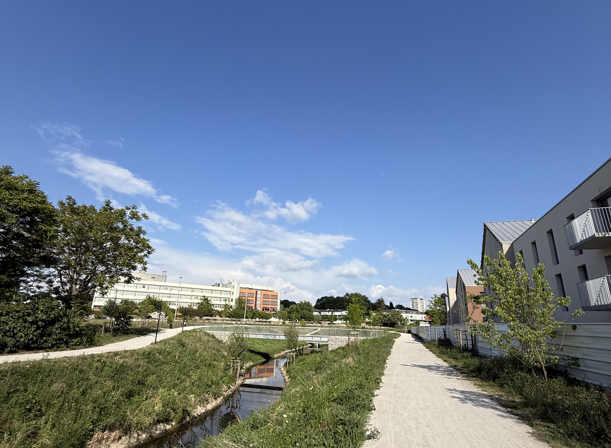 {@resource.title}, photo n° 3