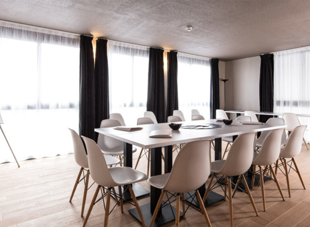 {@resource.title}, photo n° 6