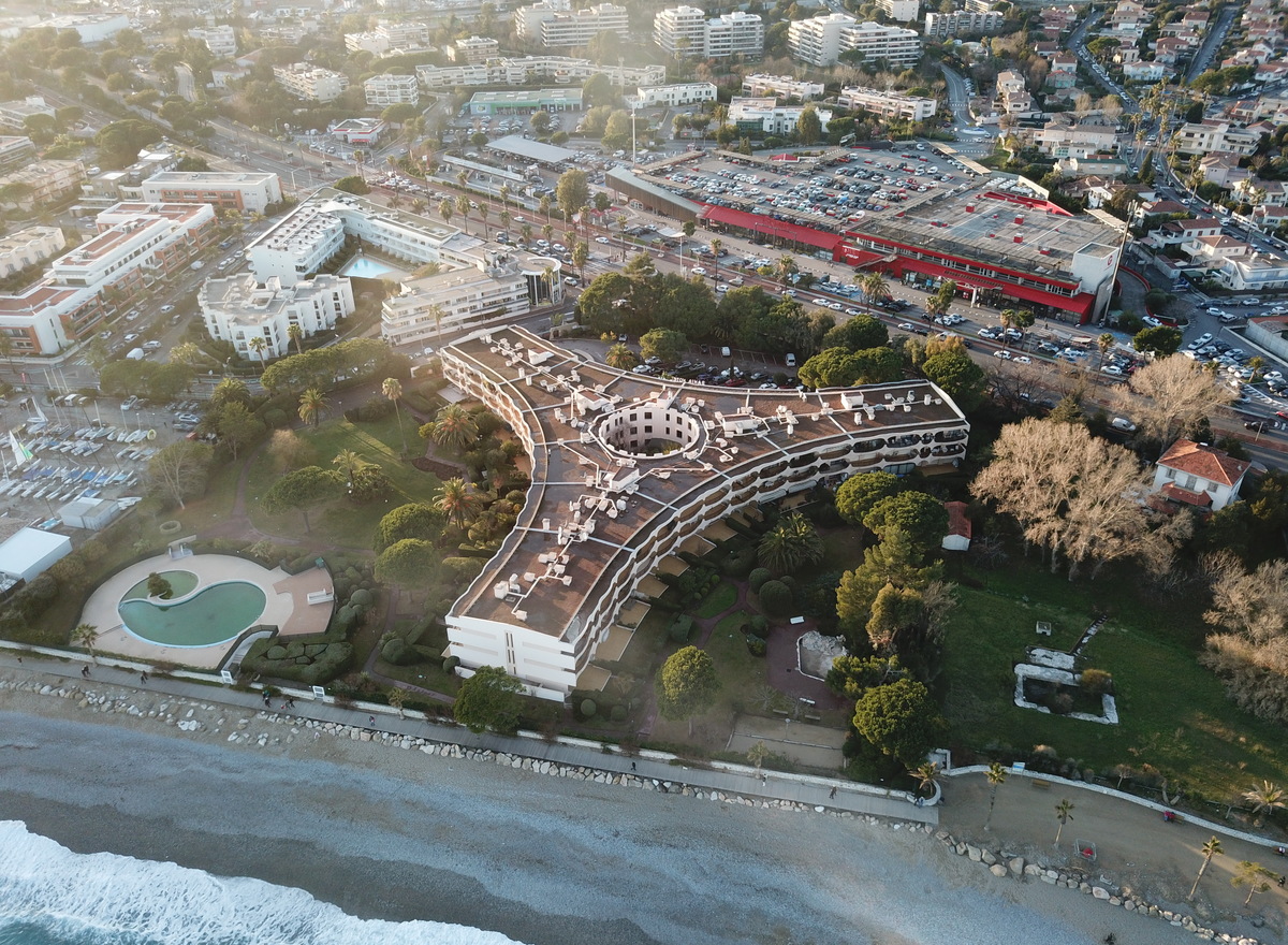 {@resource.title}, photo n° 8