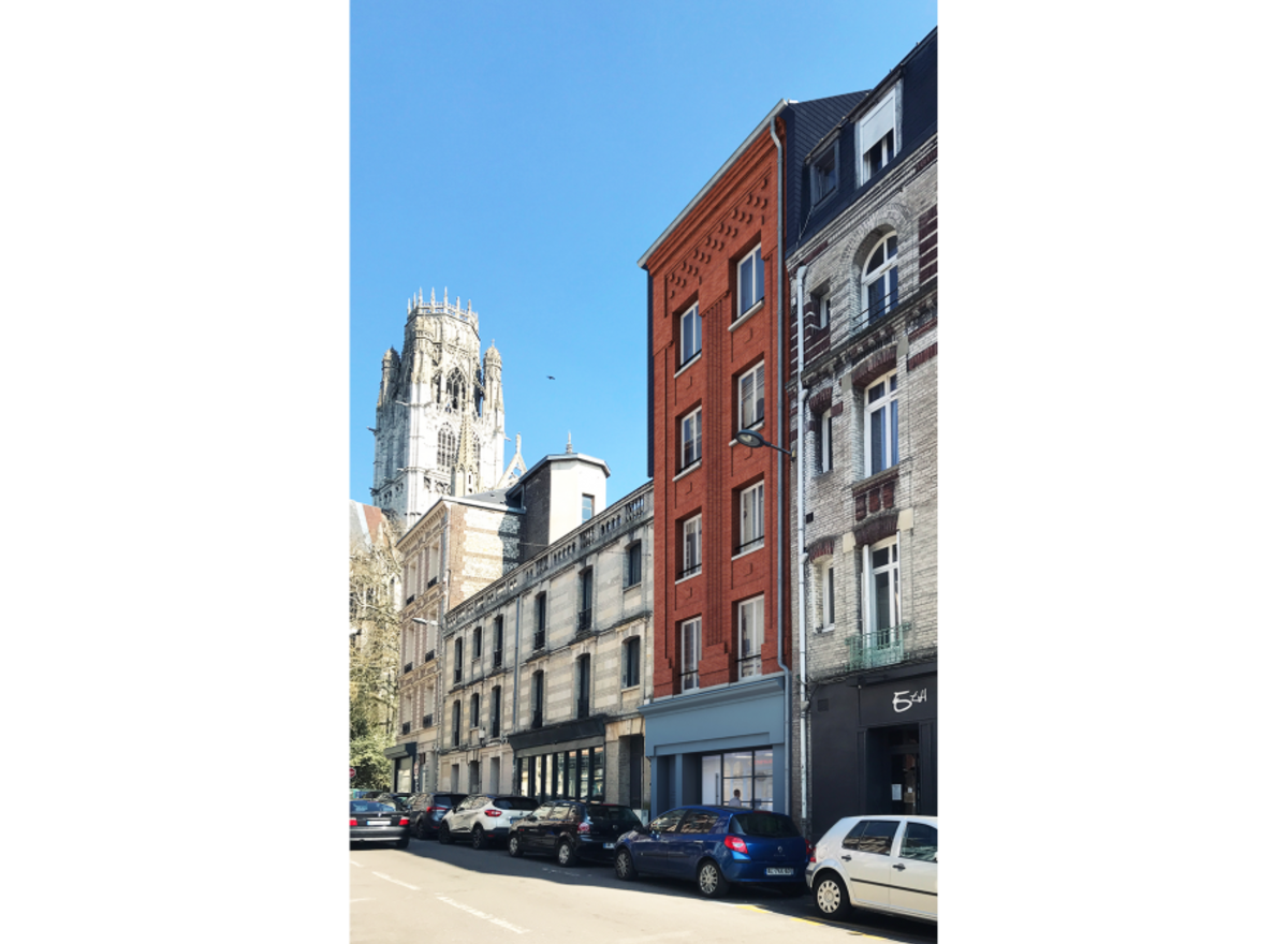 {@resource.title}, photo n° 1