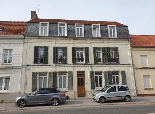 Immeuble de rapport à Écuires