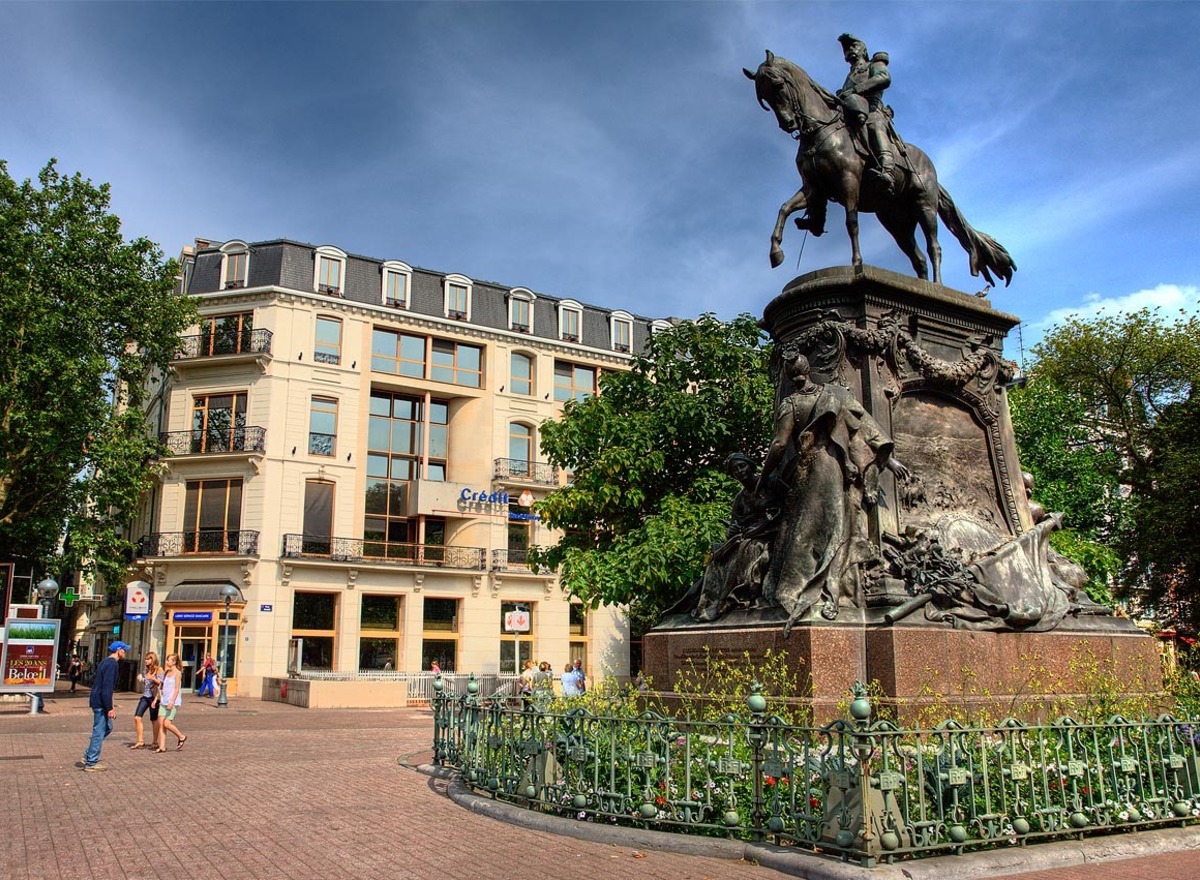 {@resource.title}, photo n° 4