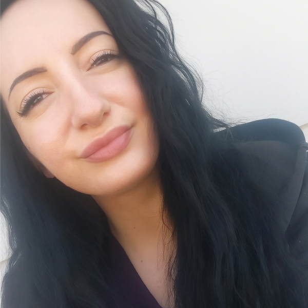 Αθηνά Κακαφώνη